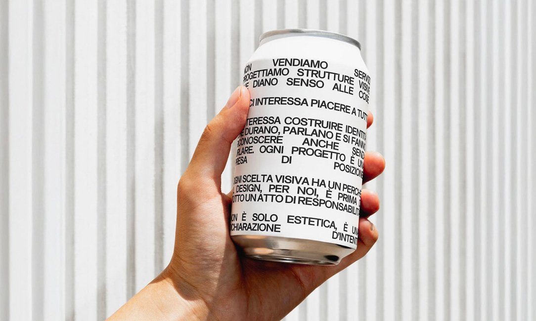 Lattina con manifesto di MISMO